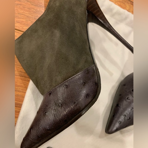 Leather boots with button details - Picture 4 of 4